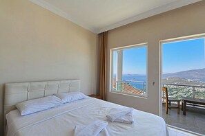 Tabla de planchar con plancha, wifi y ropa de cama 