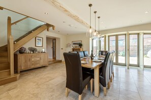 Dining - 3 Marshland Barns 2 bedrooms - sleeps 4 guests  in 2 bedrooms (Titchwell)