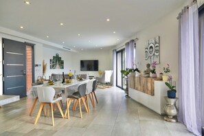 Dining - Villa 10 people with swimming pool - Lecci (Lecci)