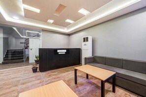 House | Reception - Palette Hill View Hotel by Checkin 2 (Tirupati)