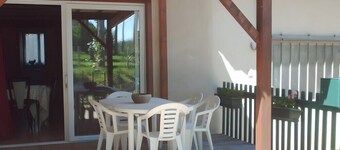 Cottage with Private Pool, Terrace, Garden and Wi-Fi in Saint-Pé-Saint-Simon
