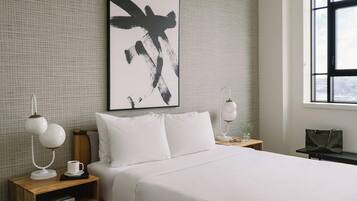 1 chambre, bureau, fer et planche Ă repasser, lit parapluie