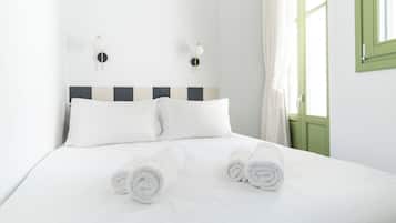 Desk, laptop workspace, free WiFi