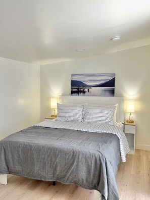 2 bedrooms, iron/ironing board, free WiFi, bed sheets - Beach Vibes Bungalow at Flathead Lake (Polson)