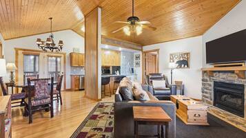 Cabin, Multiple Beds, Patio, Garden View (Blue Sky Lodge) | Living area