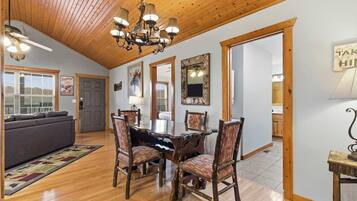 Cabin, Multiple Beds, Patio, Garden View (Blue Sky Lodge) | Interior