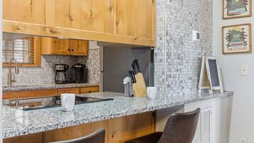 Cabin, Multiple Beds, Patio, Garden View (Blue Sky Lodge) | Private kitchen