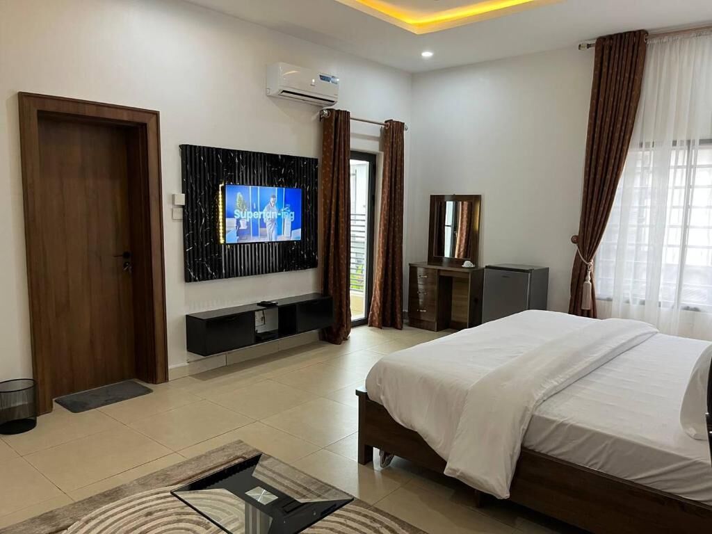 In-room safe, desk, laptop workspace, blackout curtains