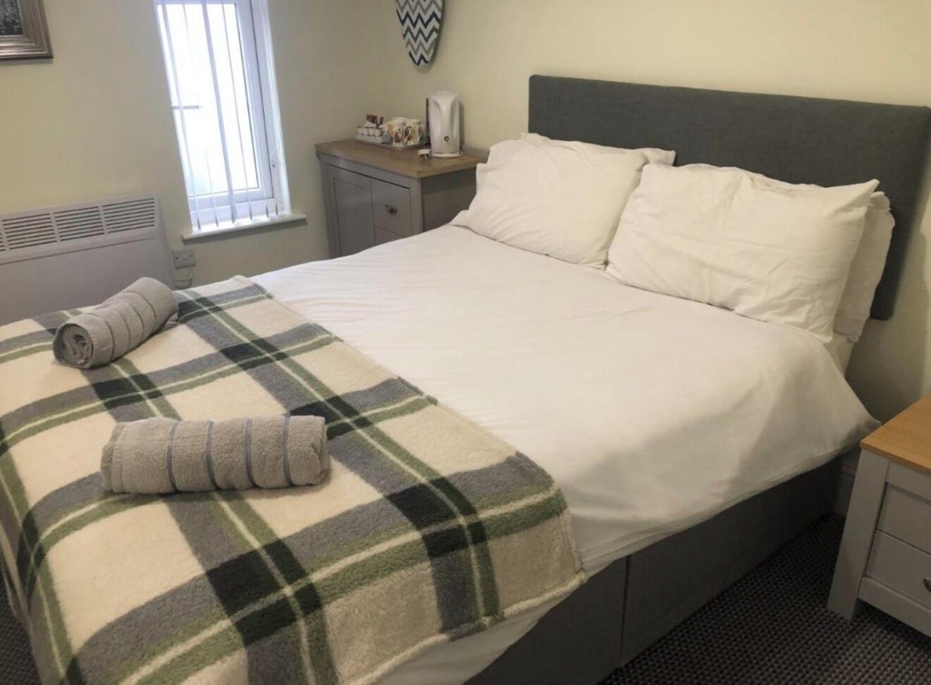 Suite familiare, letti multipli | Ferro/asse da stiro, Wi-Fi gratuito