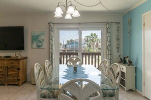 Dining - NEW! Tiki 242 - Tropical Paradise w/ Partial Beach View (South Padre Island)