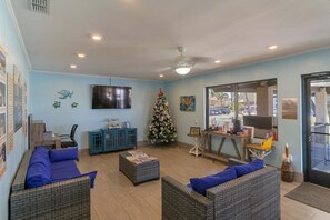 Interior - NEW! Modern 3BR Condo Sleeps 6 Near Beach (South Padre Island)