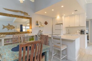 Dining - NEW! Tiki 327 - 1BR Oceanview Condo with Large Balcony (South Padre Island)