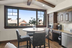 Dining - NEW! Ski in/Ski Out, One bedroom condo (Park City)