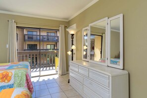 WiFi, bed sheets - NEW! Tiki 231 - Ocean View Island Getaway at The Tiki (South Padre Island)