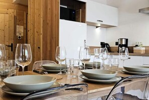 Dining - Apartment in French Alps With Mountain Views (Saint-Sorlin-d'Arves)