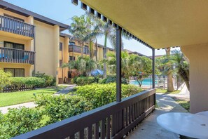 Property grounds - NEW! Tiki 141 - 1BR Condo Sleeps 6 Close to the Beach (South Padre Island)