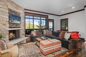 TV, fireplace - NEW! Ski in/Ski Out Mid-Mountain Getaway (Park City)