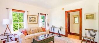 Friendship Village, ME - Cozy,  Sunny 2nd flr apt in town - 3 hrs from Boston