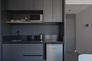 Fridge, microwave, oven, coffee/tea maker - MOT Rentals + Design SohoHaus '208' - 3 pax Full Amenities (Buenos Aires)