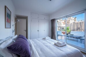 Iron/ironing board, WiFi, bed sheets - MOT Rentals + Pacheco de Melo - Stylished Terraced Apt in Recoleta (Buenos Aires)