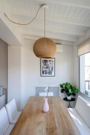 Dining - MOT Rentals + Pacheco de Melo - Stylished Terraced Apt in Recoleta (Buenos Aires)