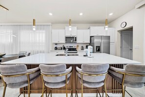 Coffee/tea maker, microwave, oven, stovetop - 5BR house at Windsor Cay Resort (Clermont)