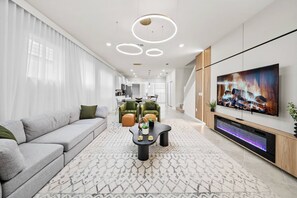 TV, video games - 5BR house at Windsor Cay Resort (Clermont)