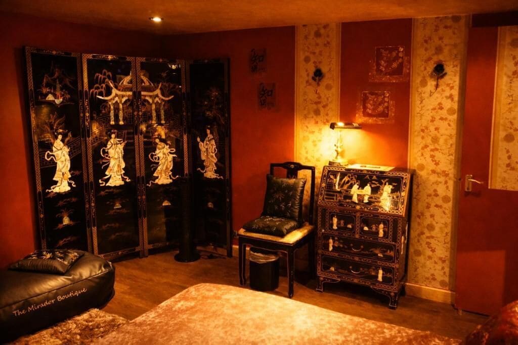 Iron/ironing board, free WiFi