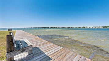 På stranden og fisking