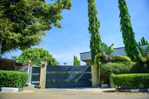 Property grounds - Chapter 7 Apartment (Abuja)