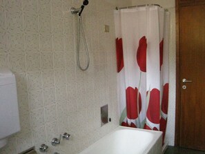 Shower, hair dryer, bidet - Diana Cosy Apartment sea view near the beach (Monterosso al Mare)