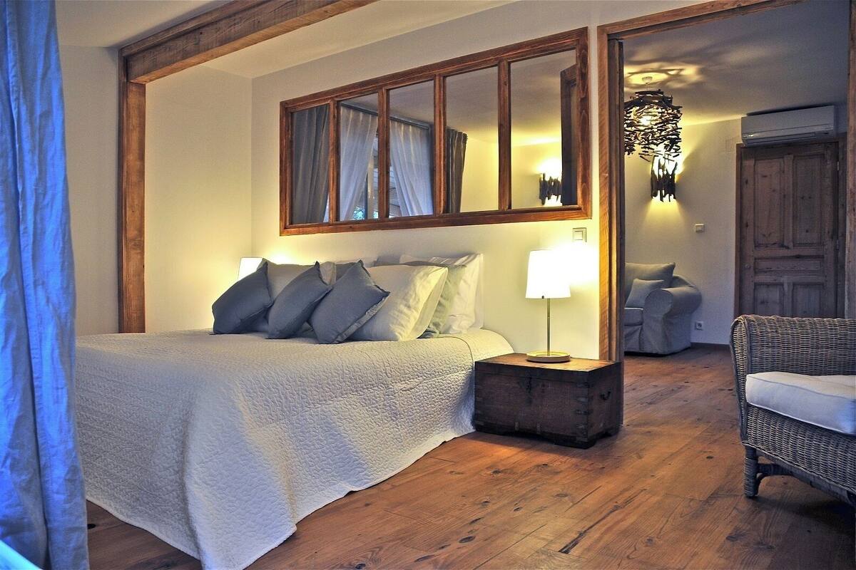 Chalet, Park View | Iron/ironing board, free WiFi, wheelchair access