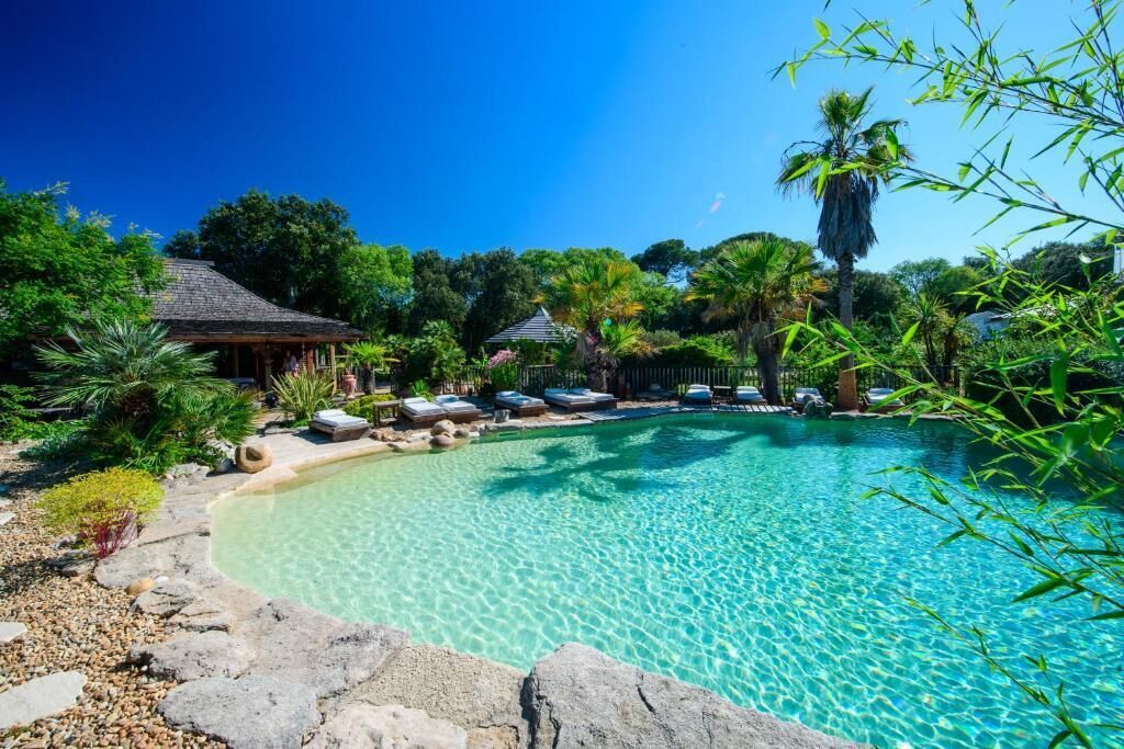 Seasonal outdoor pool