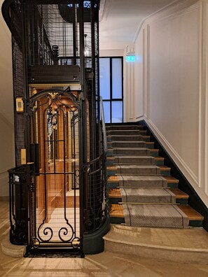 Interior - PLACE VENDÔME. 2-SUITE VENDÔME APARTMENT. PARIS 1st. FRANCE (Paris)