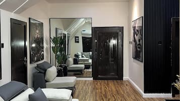 Deluxe Apartment, Balcony, City View | Interior