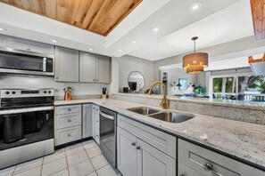 Private kitchen - Moneta Gem: Modern 3BR Townhome w/ Lake Access & Serene Views (Moneta)