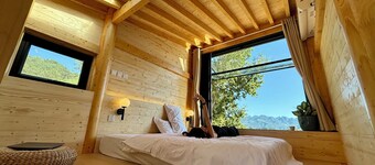 Hilltop Cabin near Simatai Great Wall & Jinshanling Great Wall, Gubei Water Town