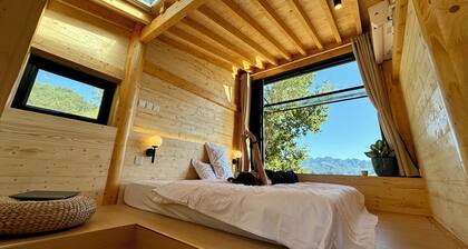 Hilltop Cabin near Simatai Great Wall & Jinshanling Great Wall, Gubei Water Town