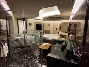 Signature Room | Egyptian cotton sheets, premium bedding, minibar, in-room safe - Hotel Xperience (Ghazir)
