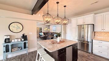 Nhà, nhiều giường, sân hiên (Mimosa Mornings) | Nội thất