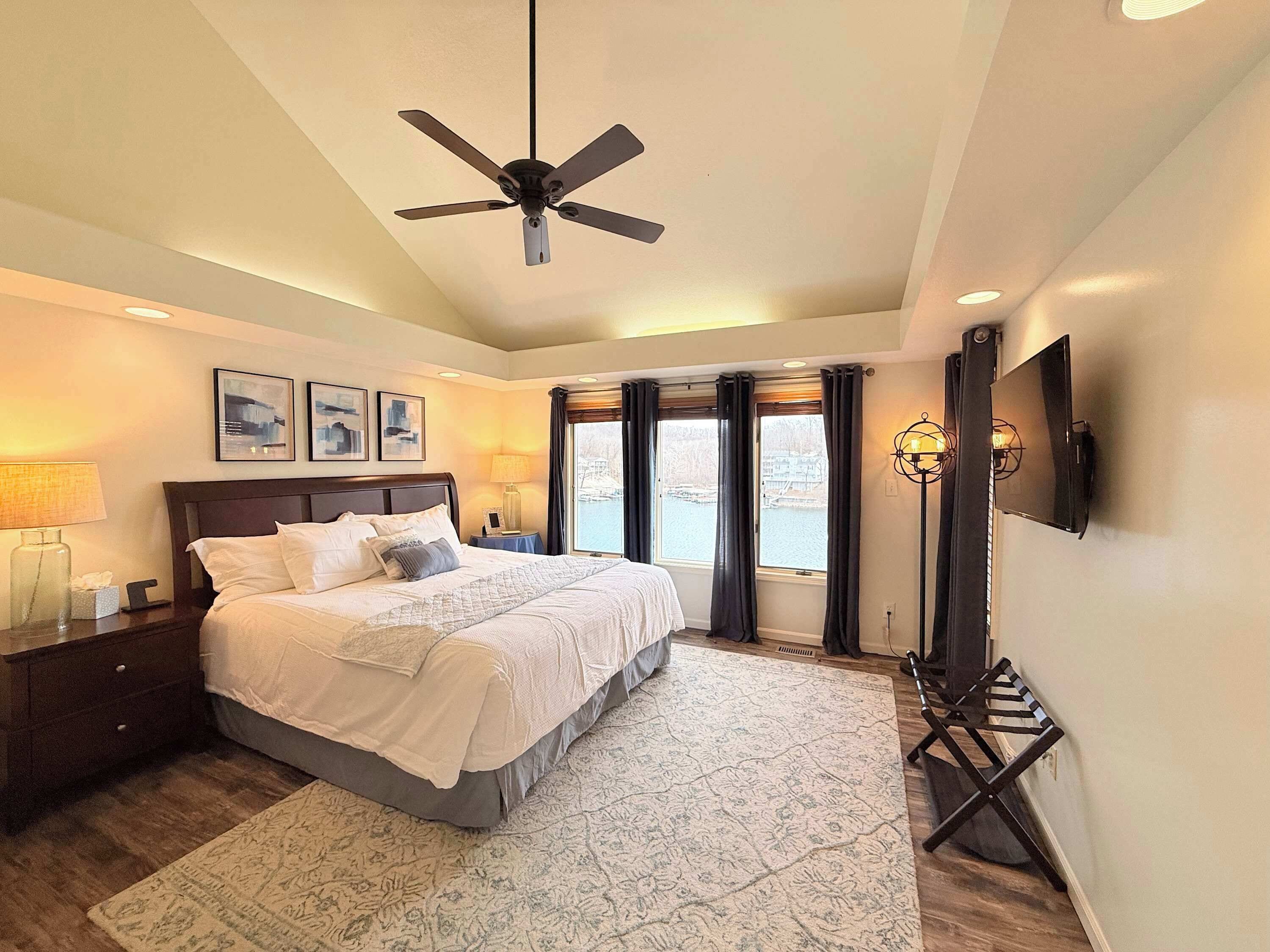 House, Multiple Beds, Patio (Mimosa Mornings) | 5 bedrooms, individually decorated, individually furnished, bed sheets