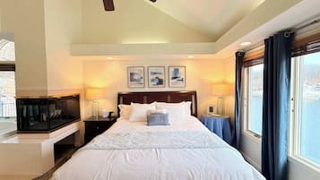 House, Multiple Beds, Patio (Mimosa Mornings) | 5 bedrooms, individually decorated, individually furnished, bed sheets