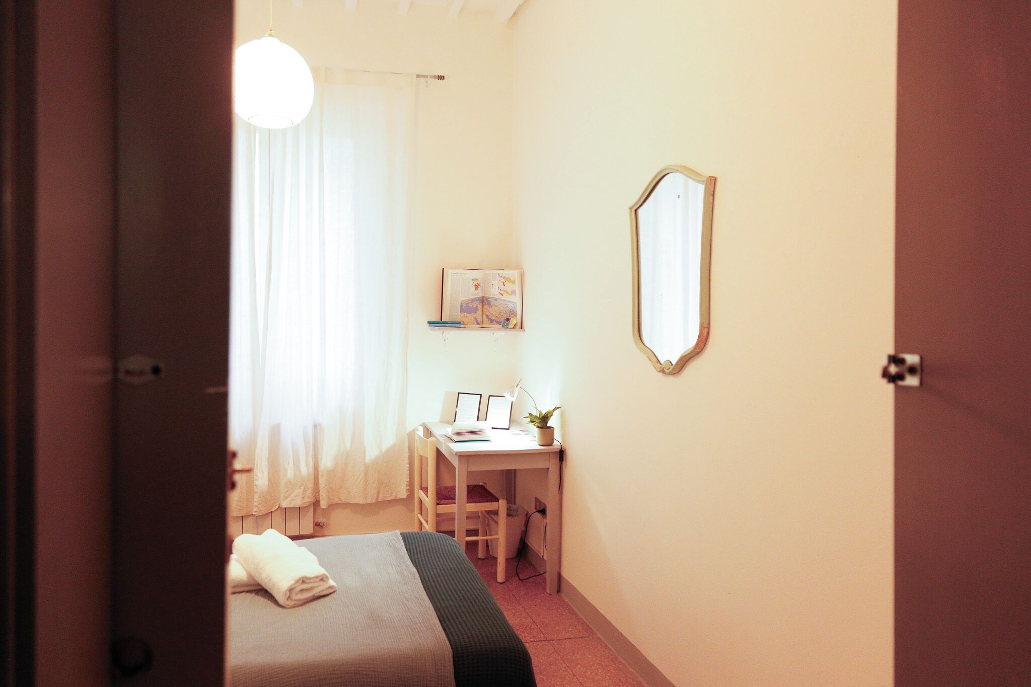 Free WiFi, bed sheets