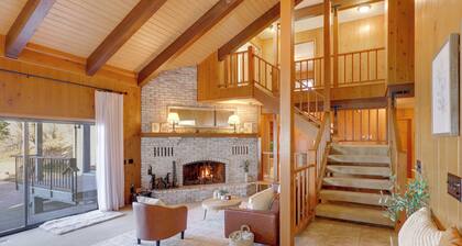 Mtn & Valley Views! Rimforest Lodge w/ Fireplace