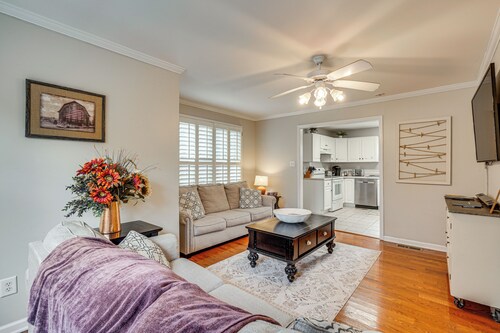 Knoxville Farmhouse Retreat! Easy Access to Town
