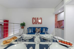 Dining - Elegant Duomo Loft with Elevator (Firenze)