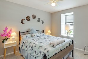 Interior - Steps to River! Unit w/ Fenced Yard in Roebling (Roebling)