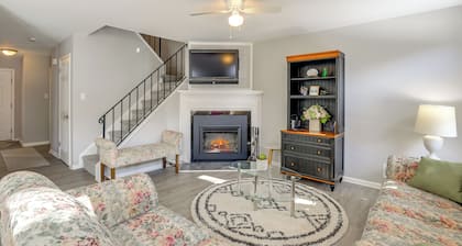 Steps to River! Unit w/ Fenced Yard in Roebling