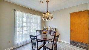 บ้านพัก (4 Bedrooms) | ภายใน