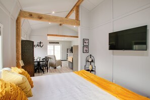Apartment (0 Bedroom) | Interior - Bougie Barn 5 mi to Silverwood Theme Park! (Athol)
